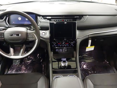 New 2025 Jeep Grand Cherokee Altitude image 26