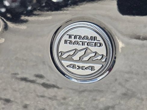 Used 2022 Jeep Gladiator Sport AWD/4WD image 32