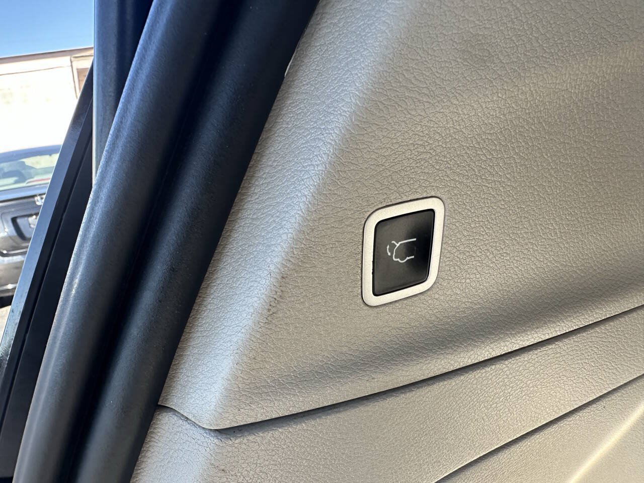 Used 2021 Chrysler Pacifica Touring-L FWD image 18