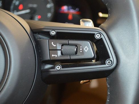 Certified 2025 Porsche Macan image 21