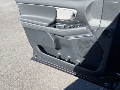 New 2026 Ford Expedition Active image 13