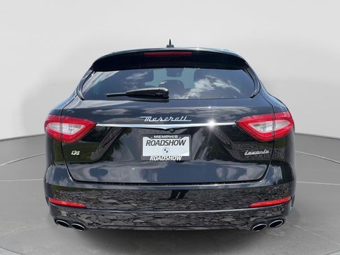 Used 2020 Maserati Levante AWD/4WD image 4