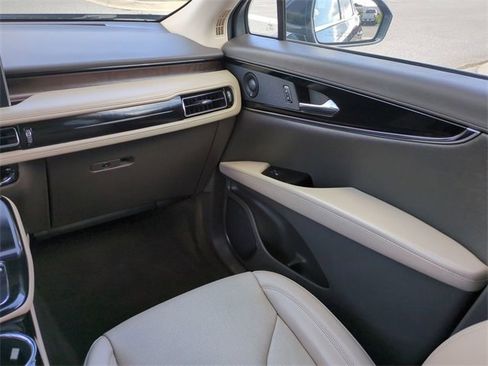 Used 2022 Lincoln Nautilus Reserve w/ Equipment Group 201A image 17