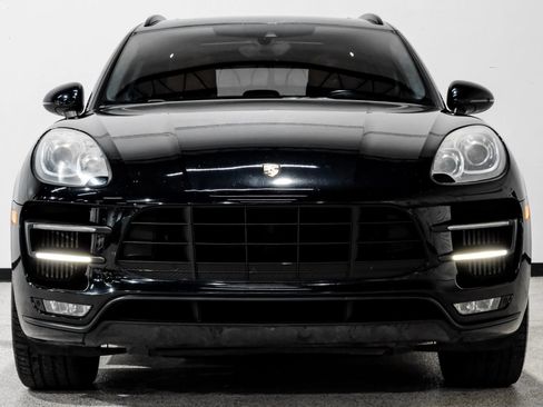 Used 2017 Porsche Macan Turbo image 3