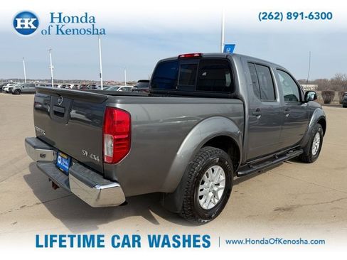 Used 2019 Nissan Frontier SV image 8