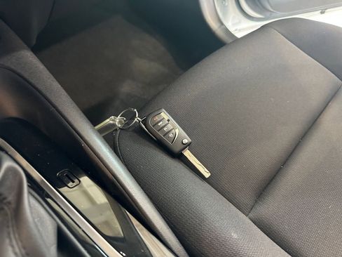 Used 2025 Toyota Corolla LE image 21