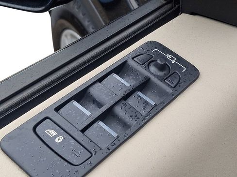 Used 2020 Land Rover Discovery Sport S image 26