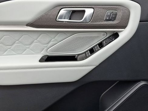 New 2026 Ford Explorer Platinum w/ LUX Leather Package image 8