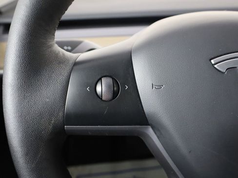 Used 2023 Tesla Model 3 Standard Range image 8