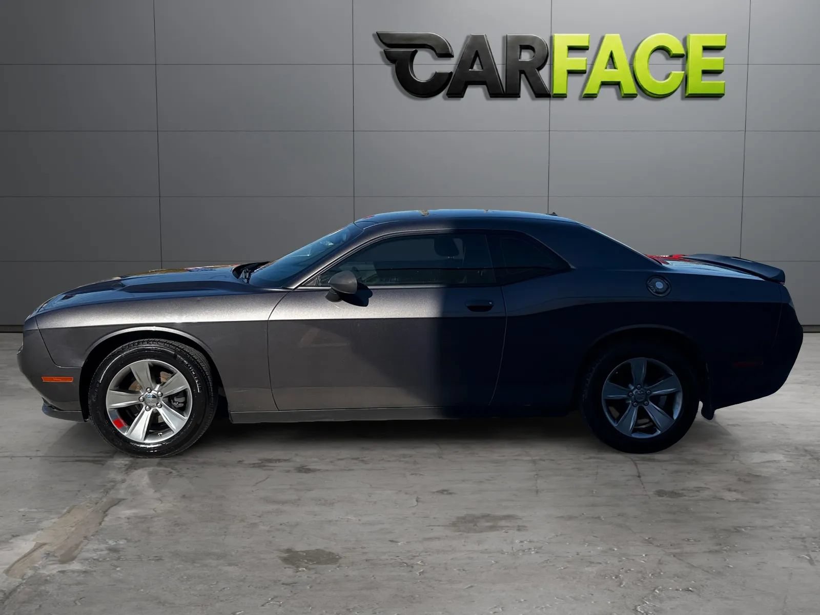 Used 2015 Dodge Challenger SXT RWD image 7