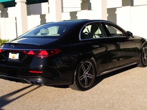 Used 2025 Mercedes-Benz E 350 Sedan image 8