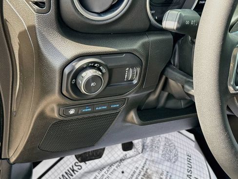 Used 2023 Jeep Wrangler Unlimited Rubicon 4xe AWD/4WD image 11