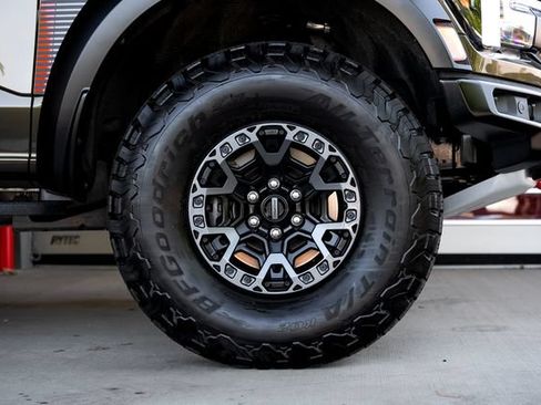 Used 2025 Ford F150 Raptor w/ Equipment Group 803A Raptor R AWD/4WD image 17