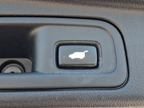 Used 2016 Honda Pilot Touring image 30