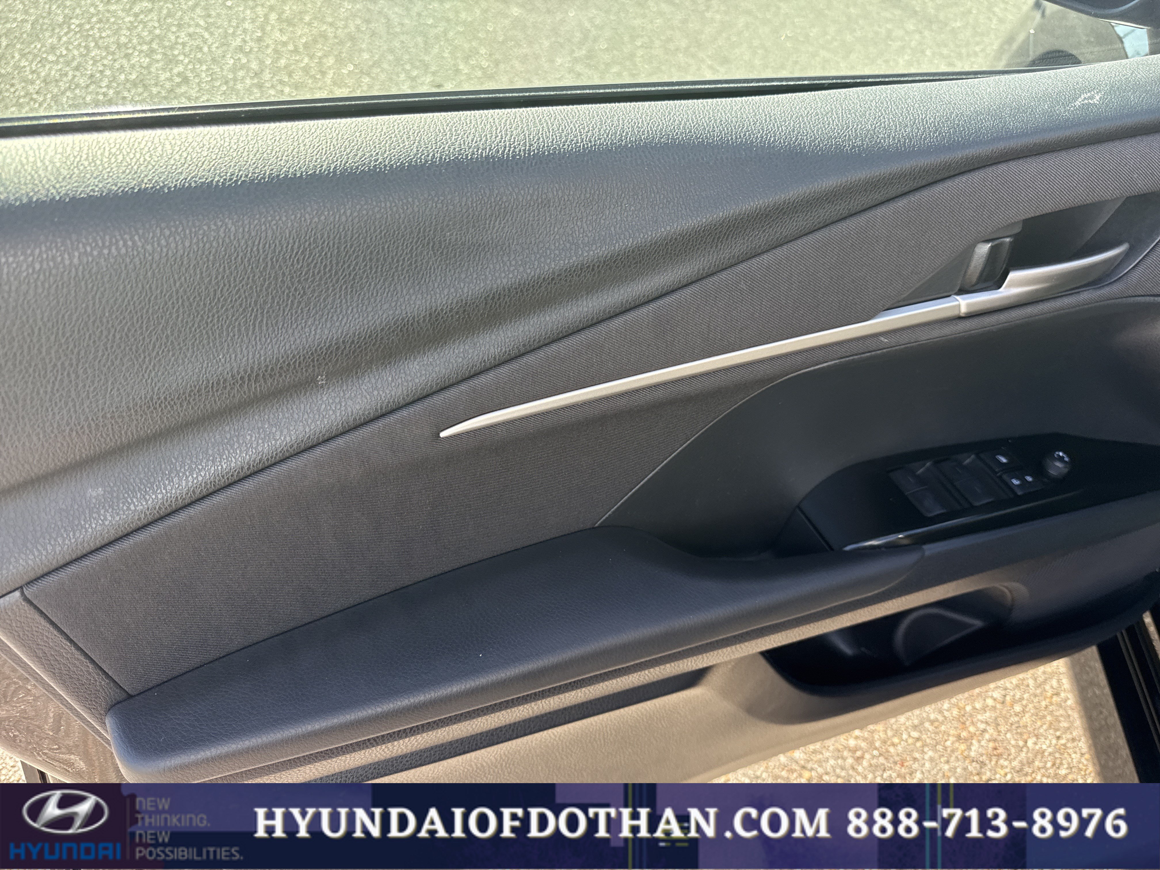 Used 2025 Toyota Camry LE w/ Convenience Package FWD image 7