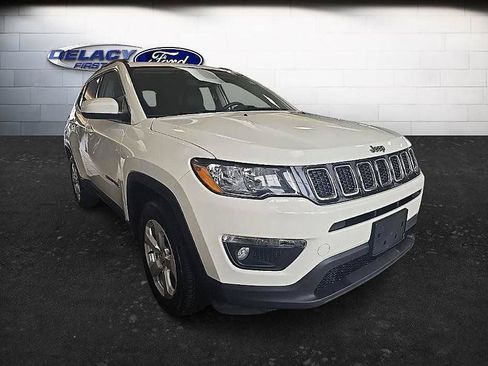 Used 2020 Jeep Compass Latitude w/ Cold Weather Group AWD/4WD image 9