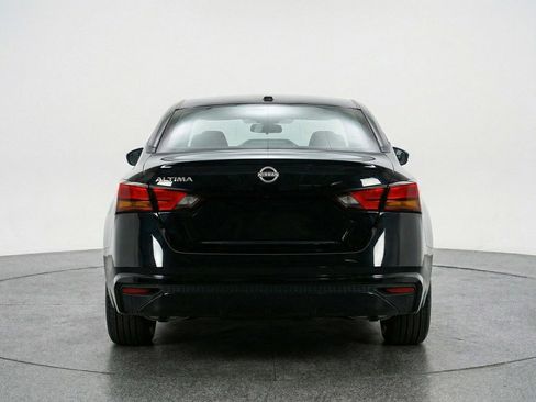 Used 2025 Nissan Altima 2.5 SV FWD image 6
