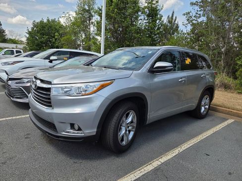 Used 2015 Toyota Highlander Limited image 3
