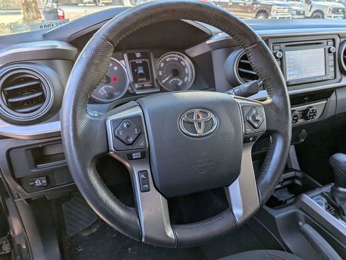 Used 2017 Toyota Tacoma SR5 image 15