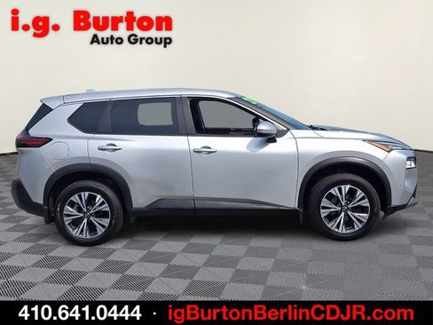 Used 2023 Nissan Rogue SV AWD/4WD image 7