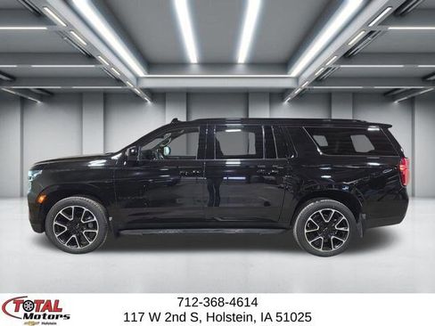 Used 2021 Chevrolet Suburban RST w/ Rear Media and Nav Package AWD/4WD image 5