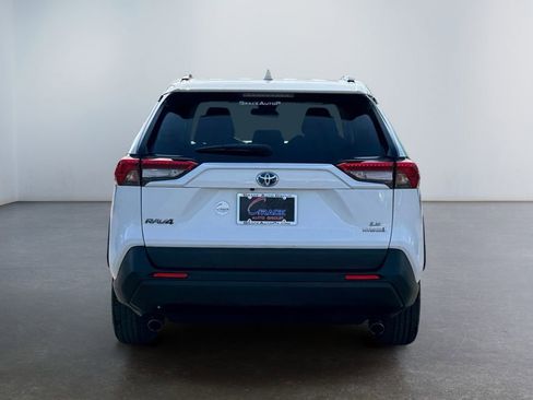 Used 2022 Toyota RAV4 LE AWD/4WD image 6