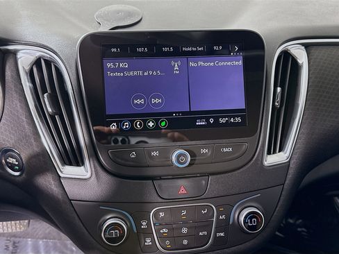 Used 2019 Chevrolet Malibu Hybrid image 18