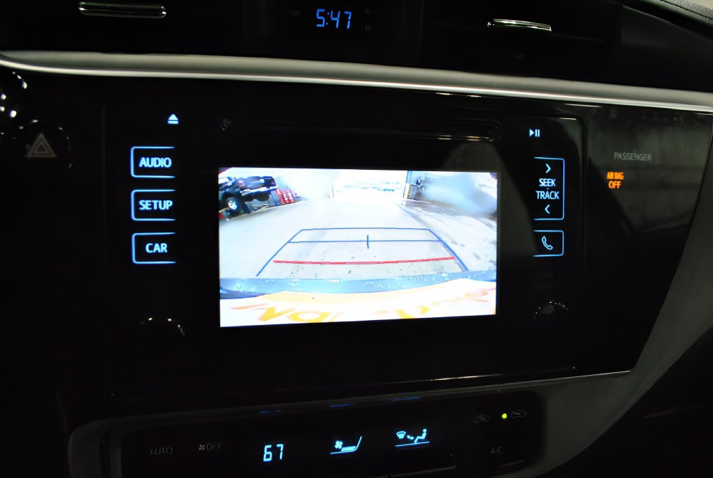 Used 2017 Toyota Corolla LE FWD image 16
