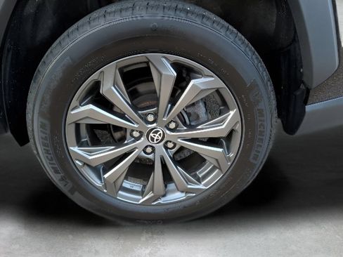 Used 2023 Toyota RAV4 XLE Premium AWD/4WD image 5