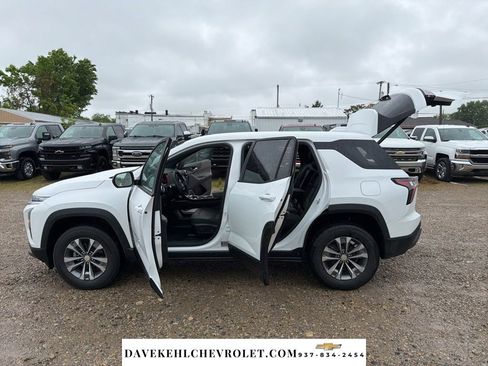 Used 2026 Chevrolet Equinox LT w/ Convenience Package II FWD image 24