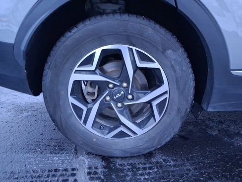 Used 2024 Kia Sportage LX image 6