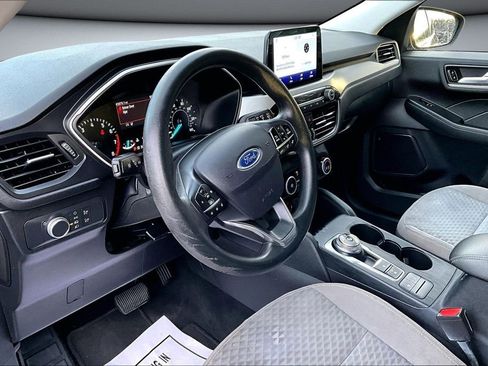 Used 2021 Ford Escape SE image 16