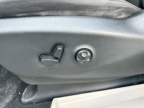 Used 2018 Chrysler Pacifica LX image 22