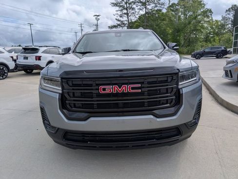 Used 2023 GMC Acadia SLE w/ Elevation Edition FWD image 8