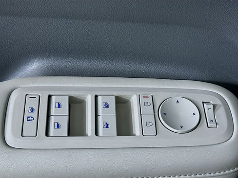 Used 2025 Hyundai Santa Fe SEL AWD/4WD image 15