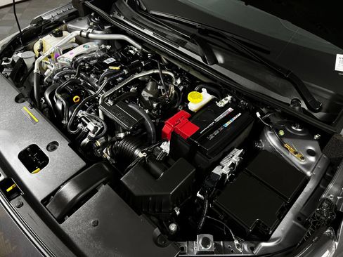 Used 2025 Nissan Sentra SR FWD image 11