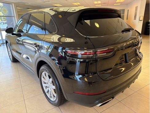 Used 2021 Porsche Cayenne E-Hybrid AWD/4WD image 7