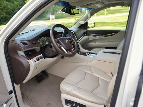Used 2015 Cadillac Escalade Premium AWD/4WD image 56