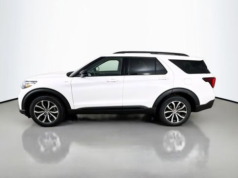 New 2026 Ford Explorer ST-Line image 4