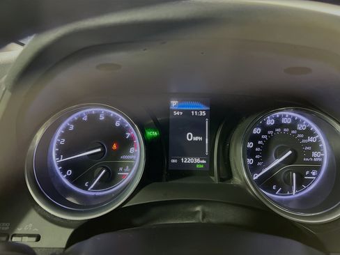 Used 2019 Toyota Camry SE w/ Convenience Package image 21