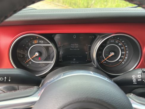 Used 2023 Jeep Wrangler Unlimited Rubicon w/ LED Lighting Group AWD/4WD image 28