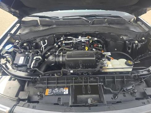 Used 2022 Ford Explorer XLT w/ Equipment Group 202A image 17