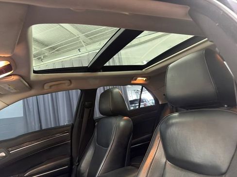 Used 2016 Chrysler 300 C RWD image 42