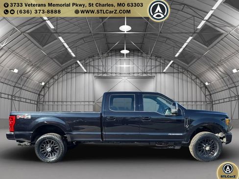 Used 2019 Ford F350 Lariat image 2