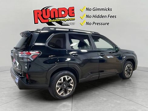 Used 2025 Subaru Forester Premium AWD/4WD image 6