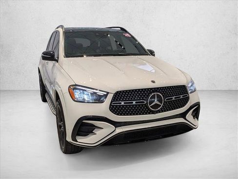 Certified 2025 Mercedes-Benz GLE 580 4MATIC image 3