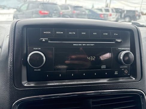 Used 2012 Dodge Grand Caravan SE image 24