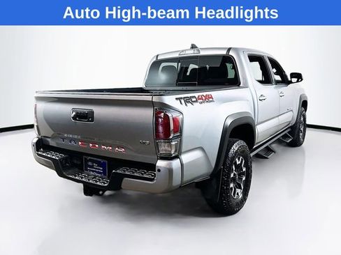 Used 2022 Toyota Tacoma TRD Off-Road w/ Technology Package AWD/4WD image 12