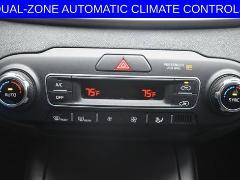 Used 2019 Kia Sorento LX image 5