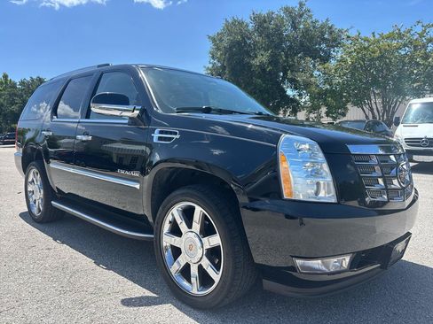 Used 2014 Cadillac Escalade Luxury AWD/4WD image 3